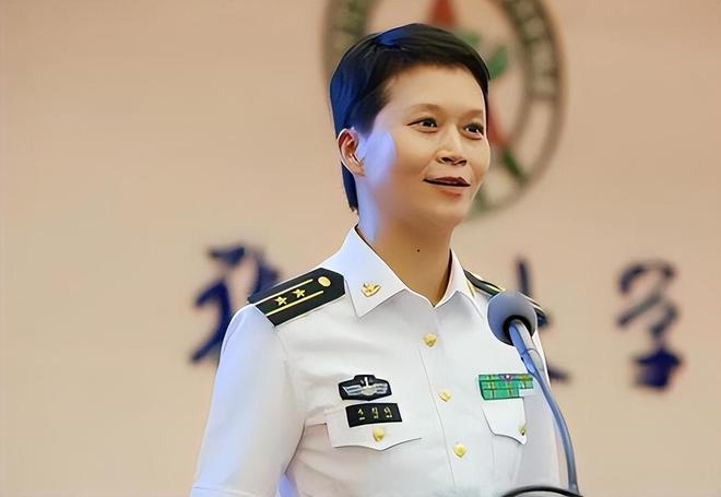 郝文武的《观感军情》第三十五季：中国首位女舰长韦慧晓：一位曾经百万年薪的高管和环球小姐